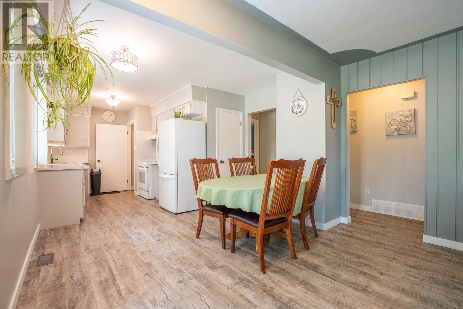 52 Stevens St, Sault Ste. Marie, ON - Indoor Photo Showing Dining Room