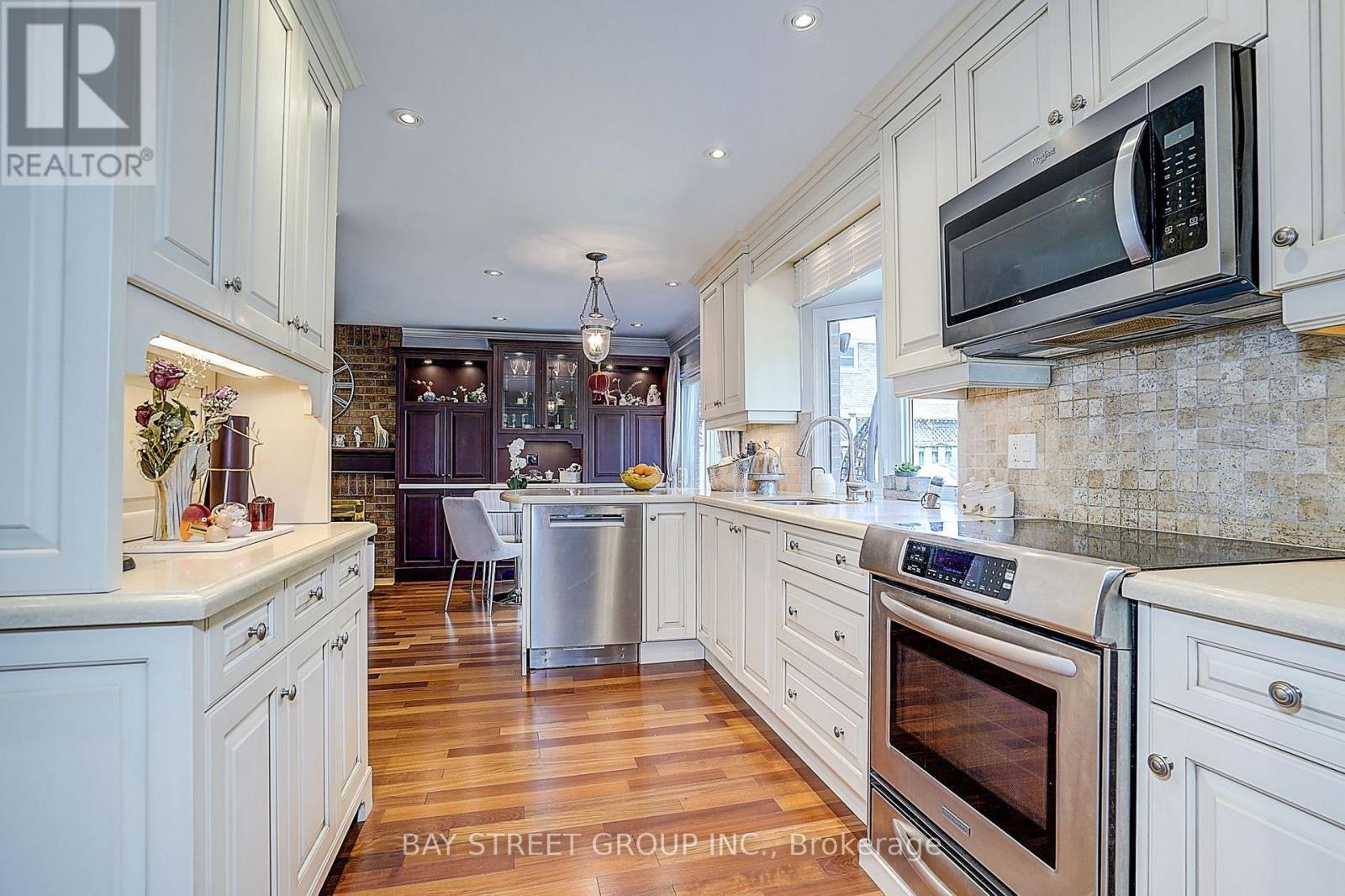 6 Caravan Drive, Toronto, ON - Indoor Photo Showing Kitchen With Upgraded Kitchen