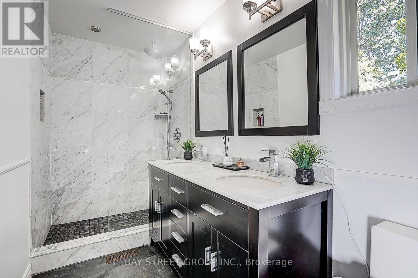 6 Caravan Drive, Toronto, ON - Indoor Photo Showing Bathroom