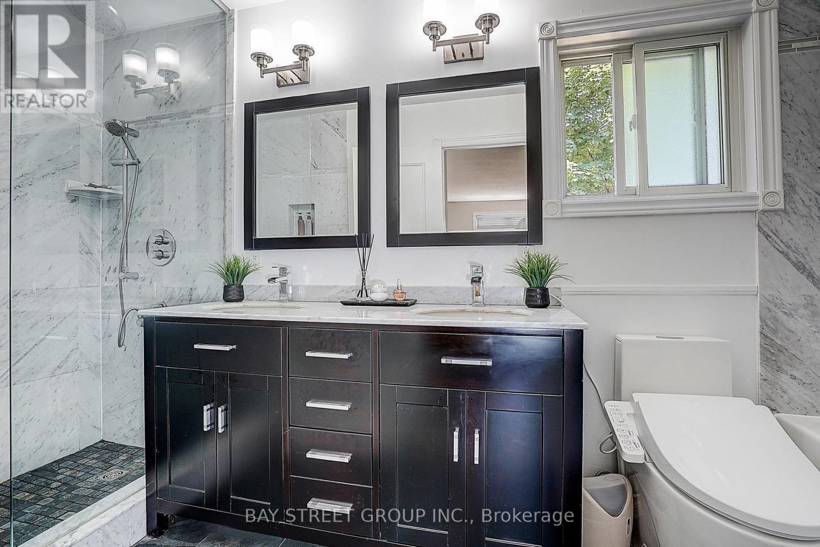 6 Caravan Drive, Toronto, ON - Indoor Photo Showing Bathroom