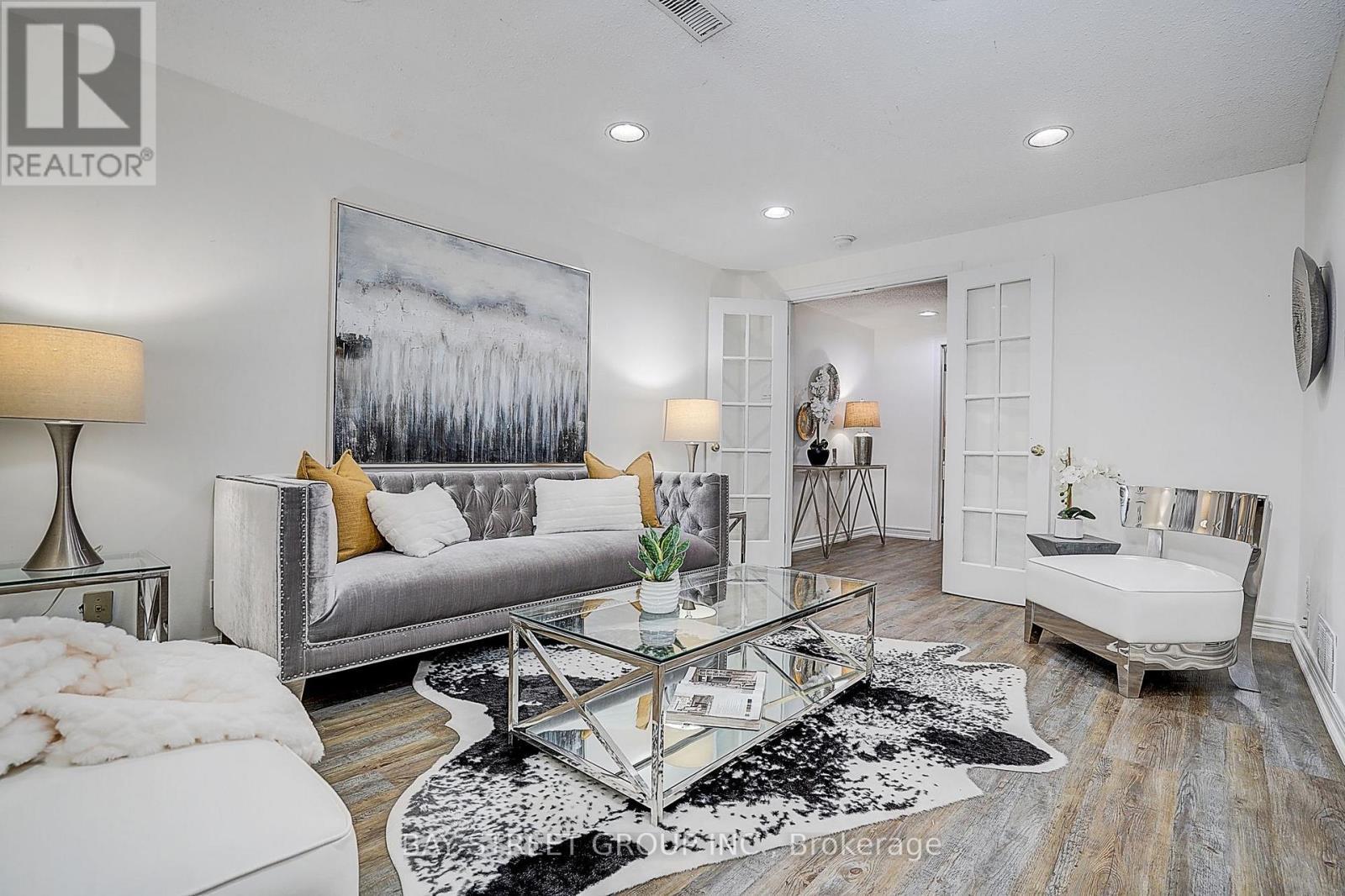 6 Caravan Drive, Toronto, ON - Indoor Photo Showing Living Room