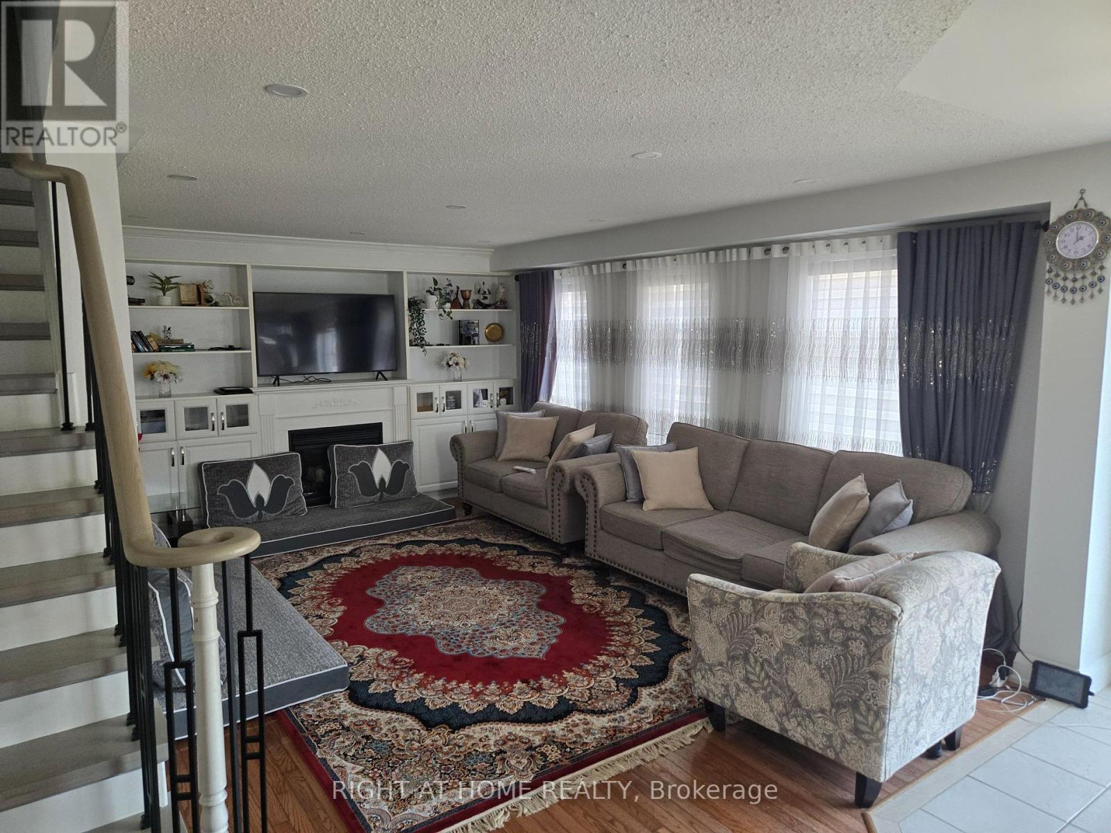 3 Wainwright Drive, Ajax, ON - Indoor Photo Showing Living Room
