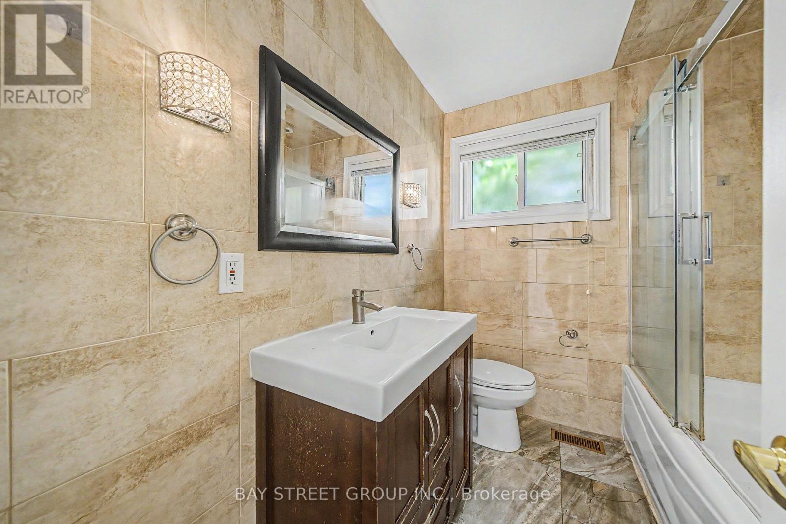 32 Alanadale Avenue, Markham, ON - Indoor Photo Showing Bathroom