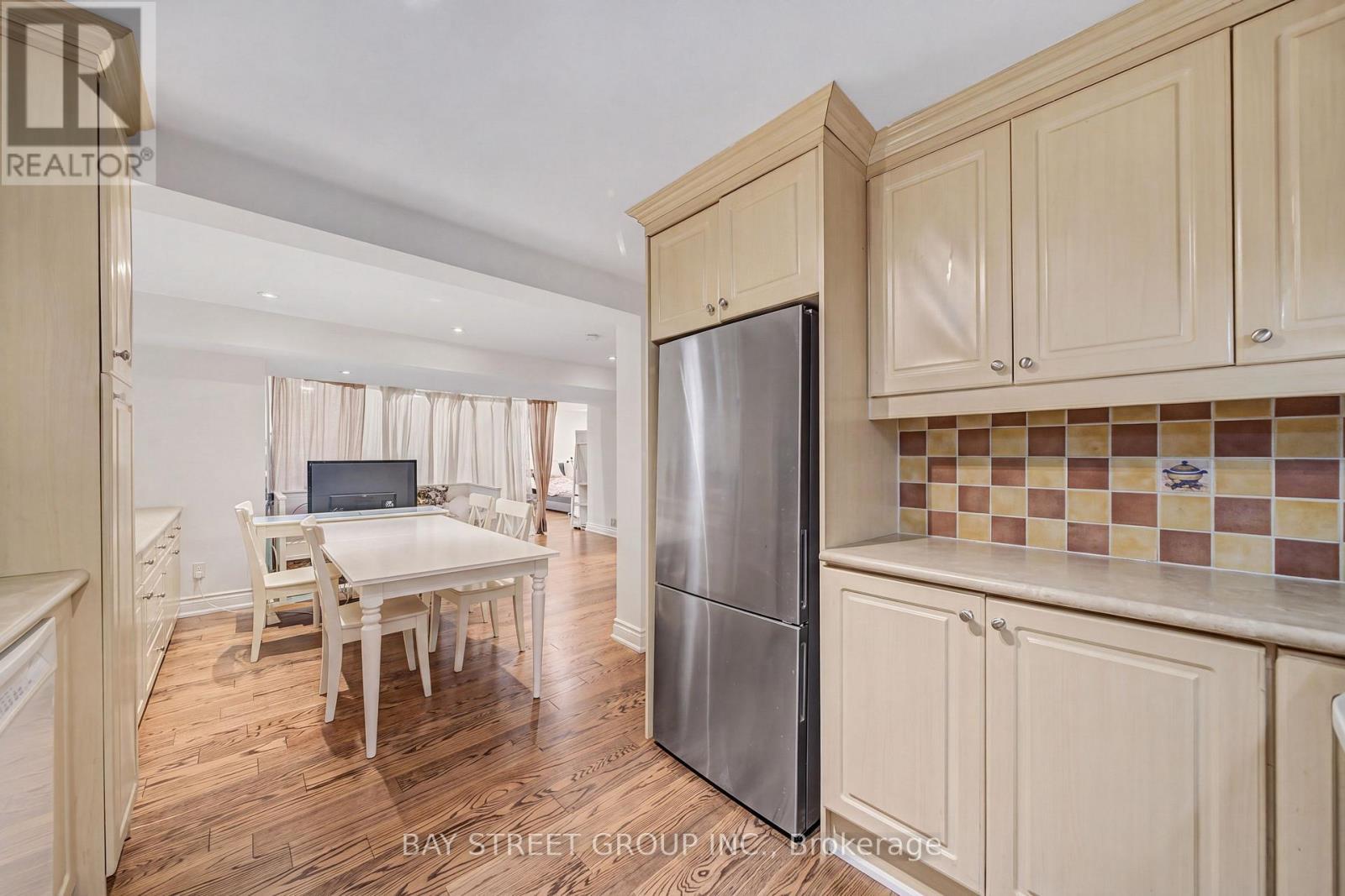 32 Alanadale Avenue, Markham, ON - Indoor Photo Showing Kitchen