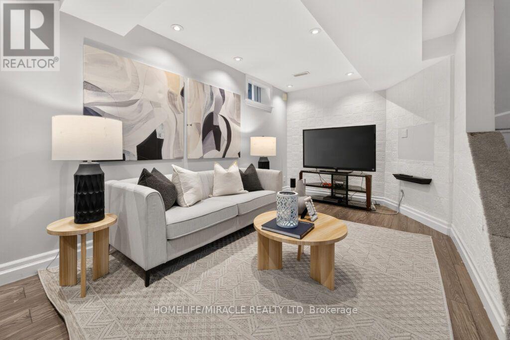 59 Dawson Crescent, Milton, ON - Indoor Photo Showing Living Room
