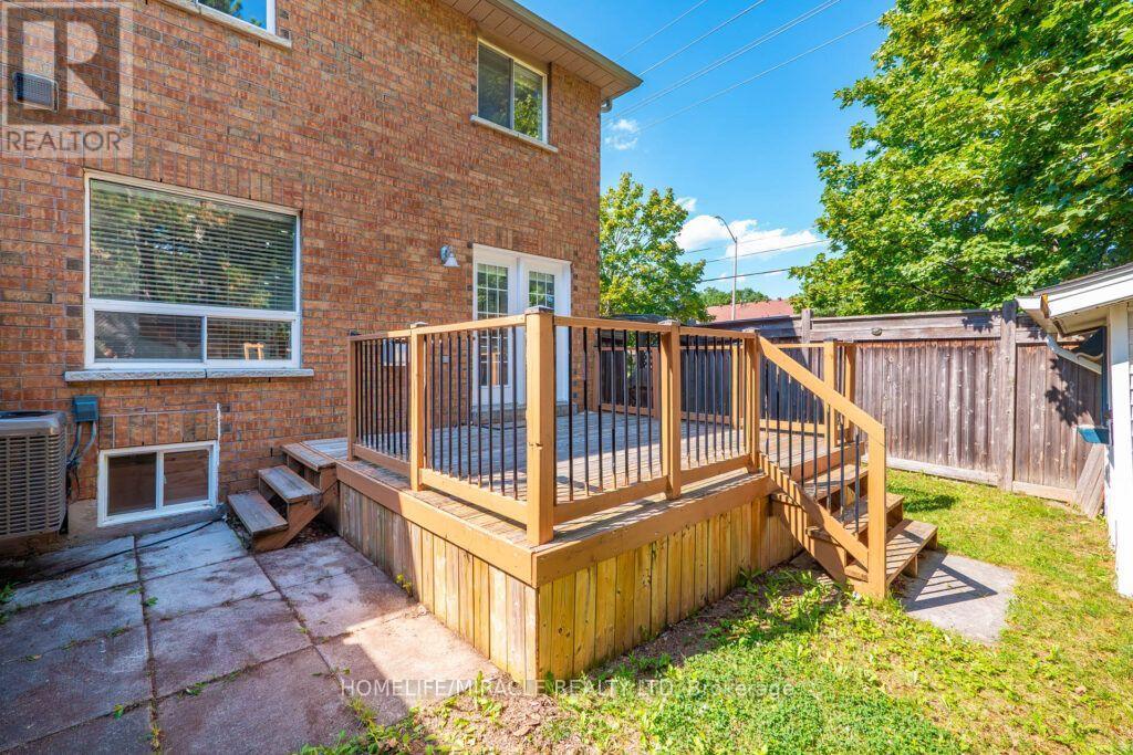 59 Dawson Crescent, Milton, ON - Outdoor With Deck Patio Veranda With Exterior