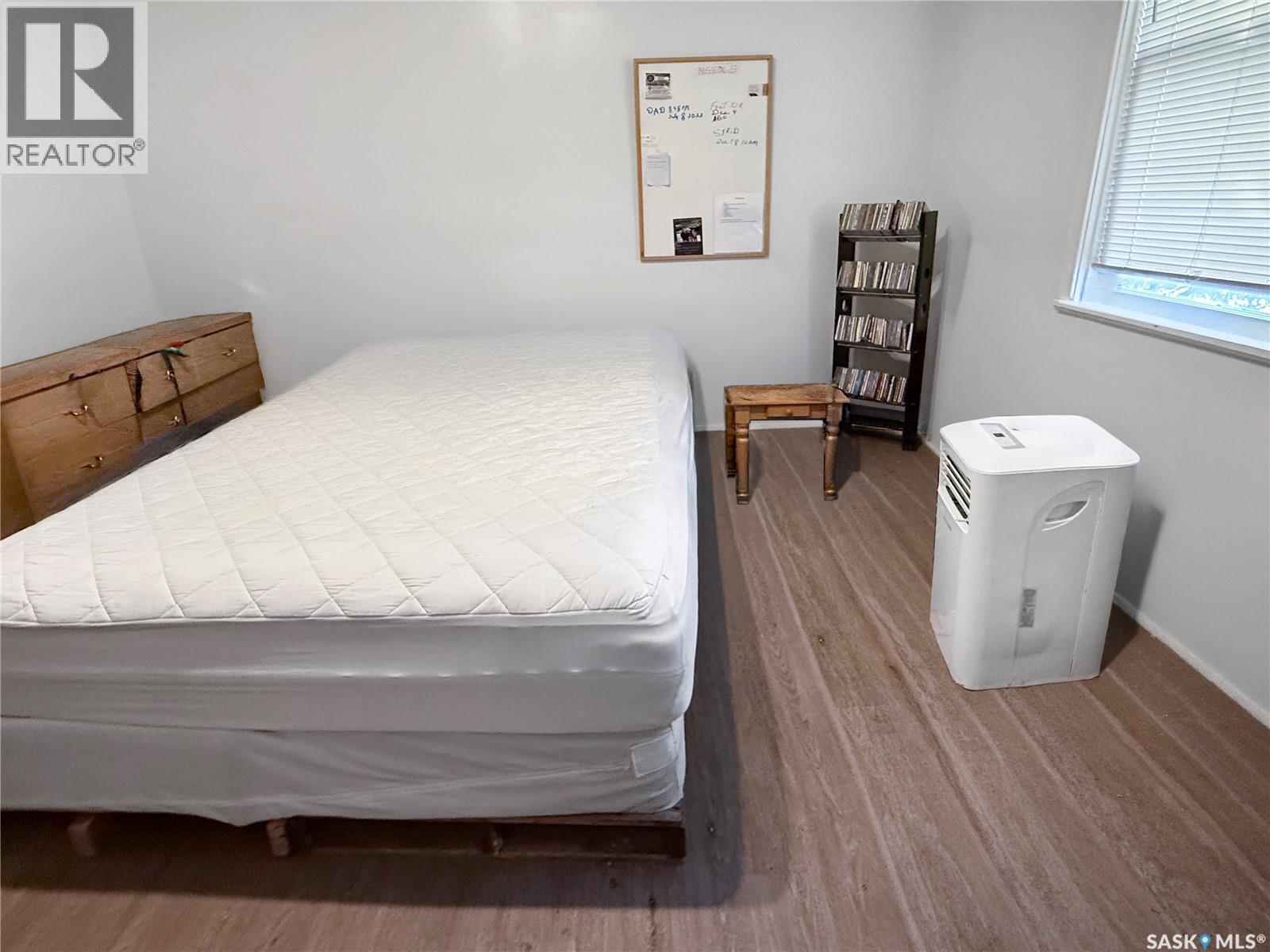 161 5Th Avenue Ne, Swift Current, SK - Indoor Photo Showing Bedroom