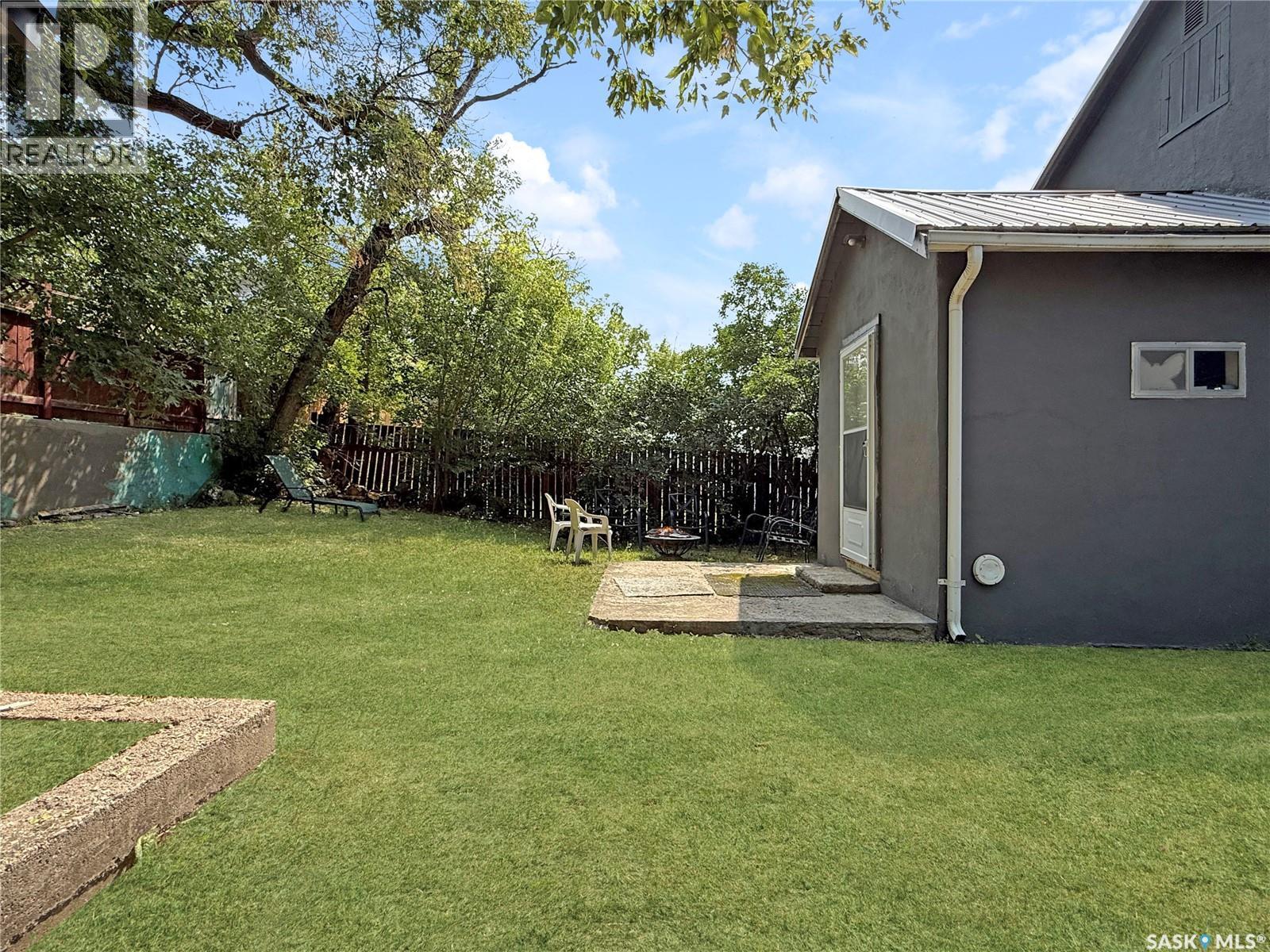 161 5Th Avenue Ne, Swift Current, SK - Outdoor