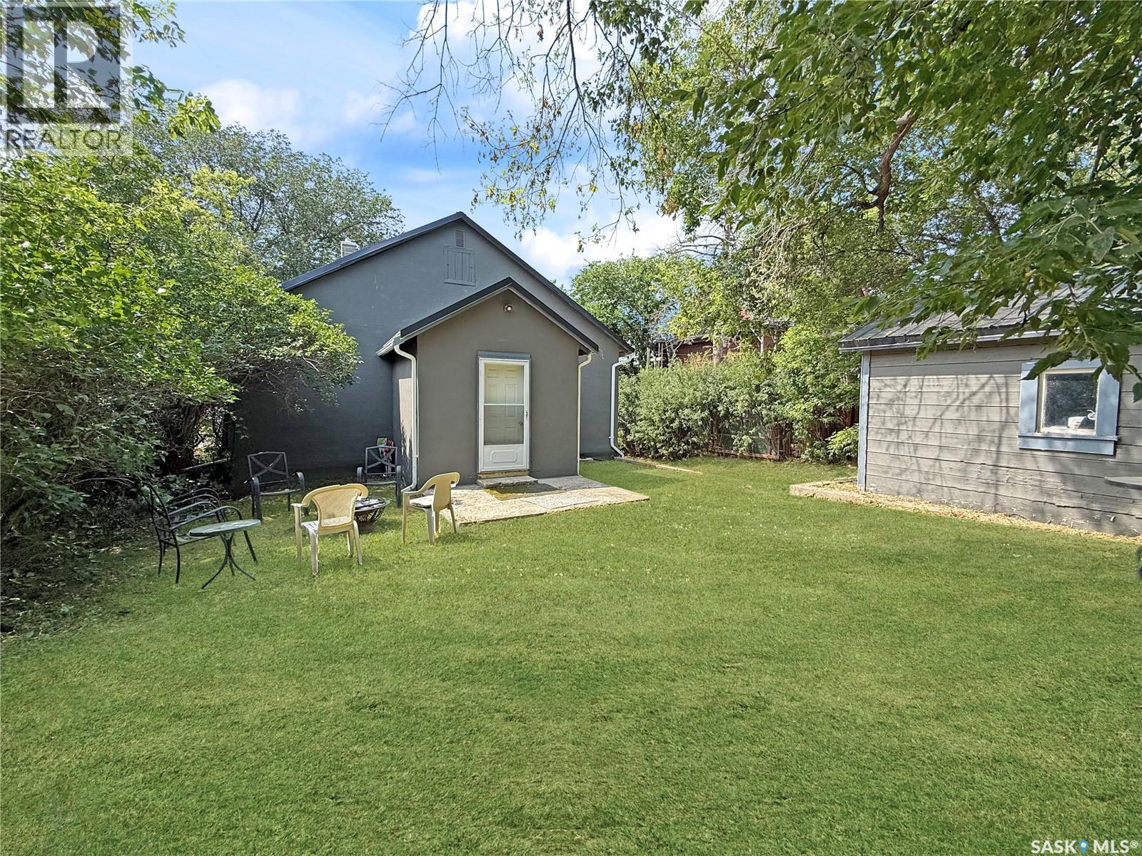 161 5Th Avenue Ne, Swift Current, SK - Outdoor