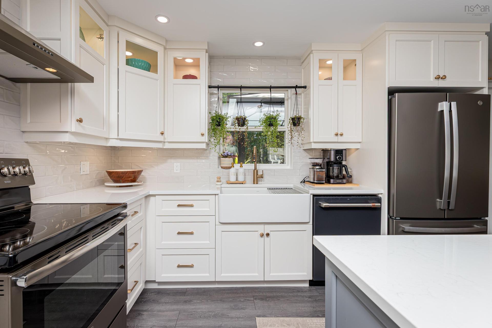 141 Hemlock Drive, Elmsdale, NS - Indoor Photo Showing Kitchen With Upgraded Kitchen