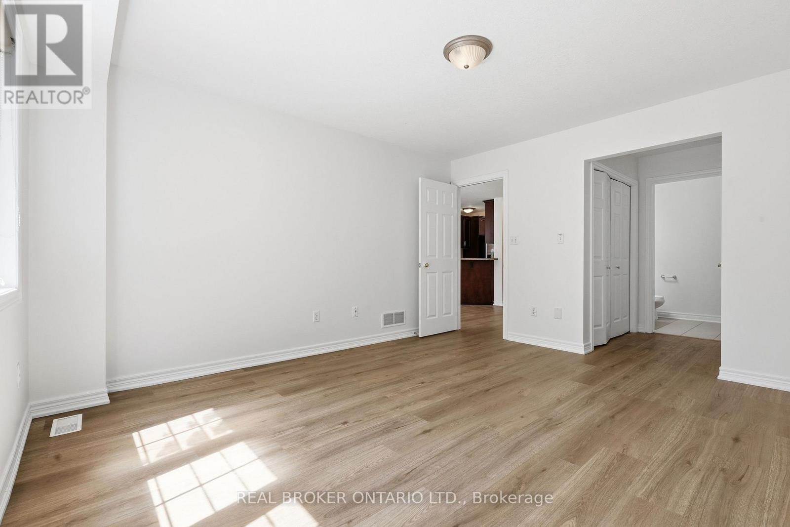 91 Lynch Circle E, Guelph, ON - Indoor Photo Showing Other Room