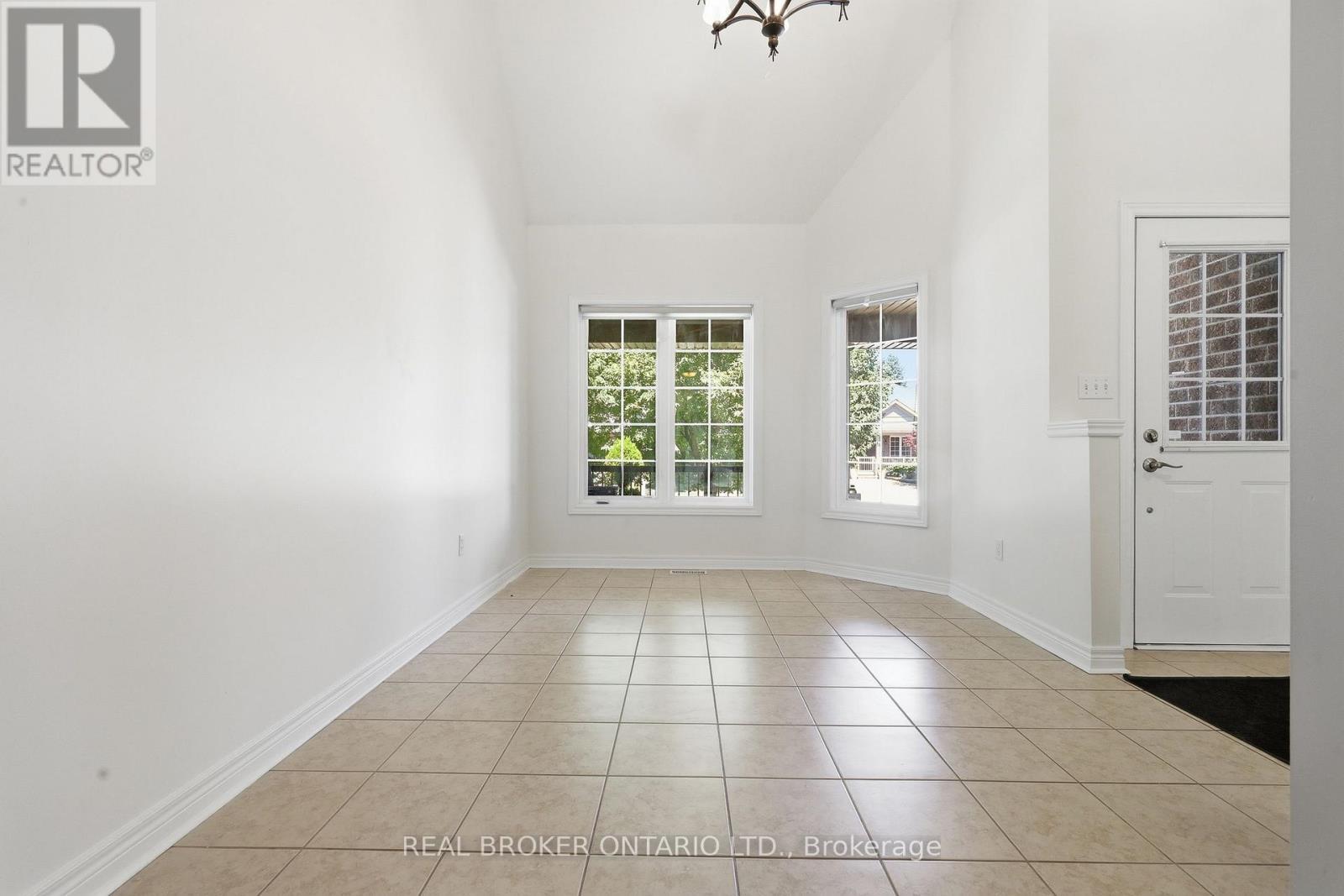 91 Lynch Circle E, Guelph, ON - Indoor Photo Showing Other Room