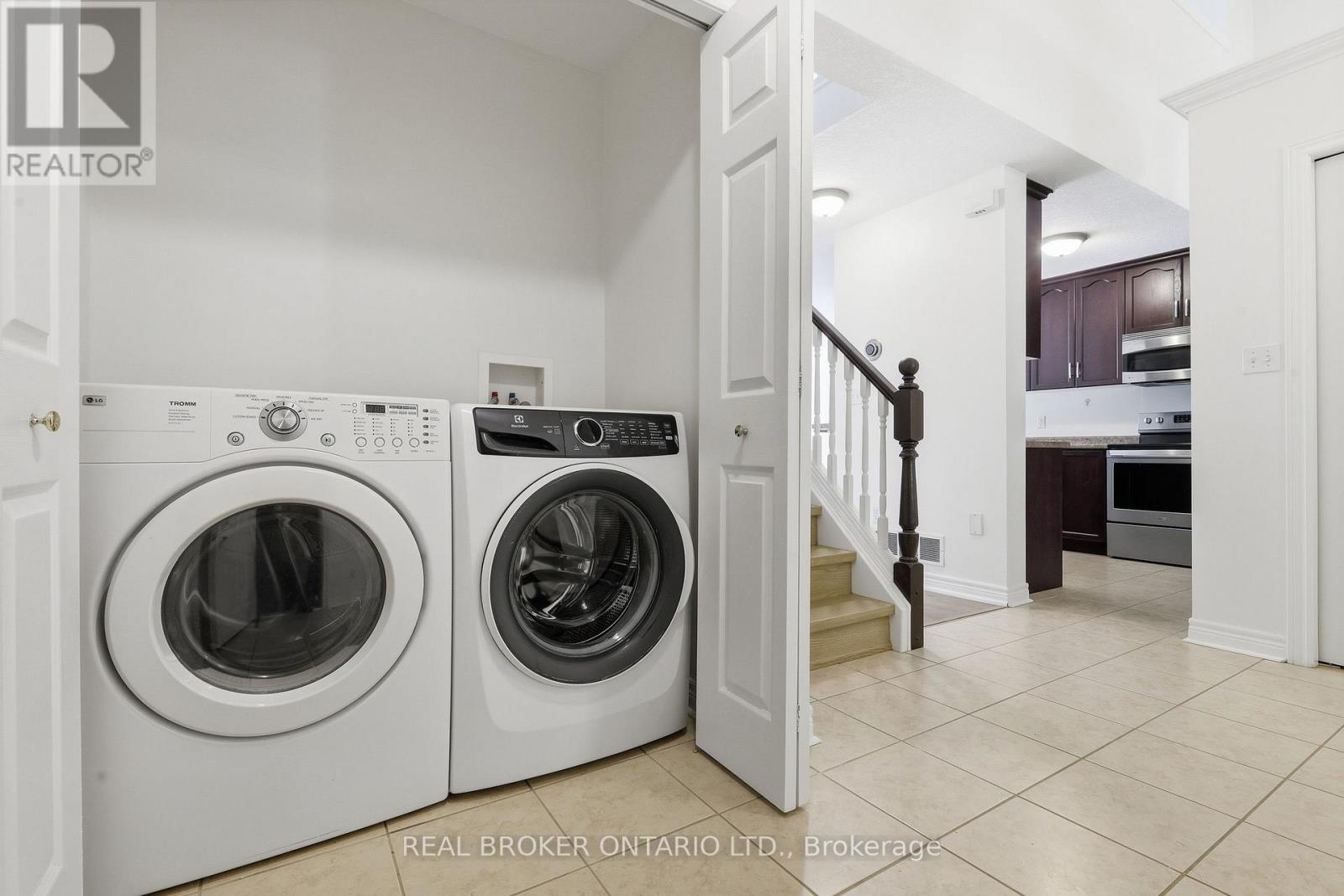 91 Lynch Circle E, Guelph, ON - Indoor Photo Showing Laundry Room