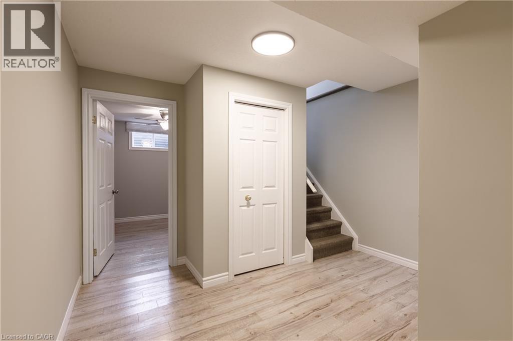907 Doon Village Road, Kitchener, ON - Indoor Photo Showing Other Room
