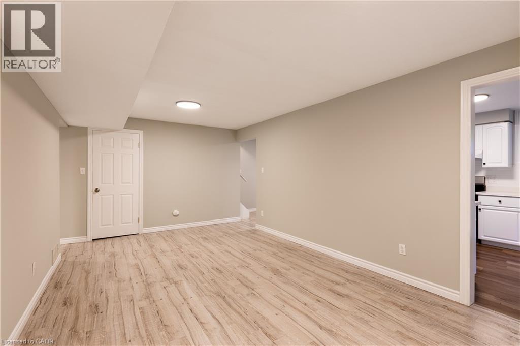 907 Doon Village Road, Kitchener, ON - Indoor Photo Showing Other Room