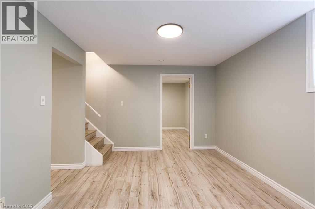 907 Doon Village Road, Kitchener, ON - Indoor Photo Showing Other Room