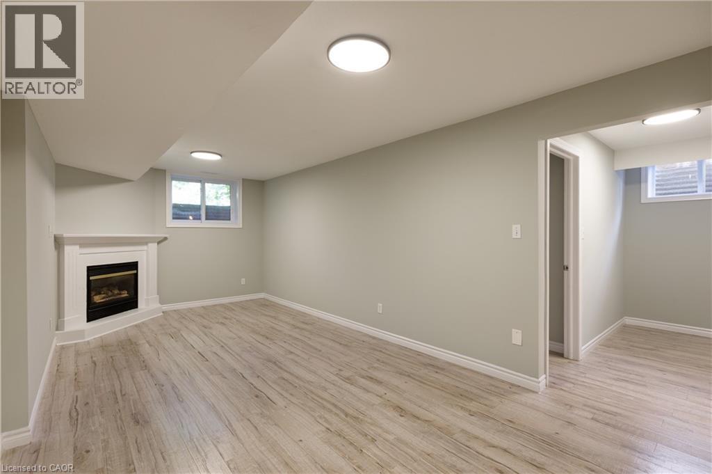 907 Doon Village Road, Kitchener, ON - Indoor