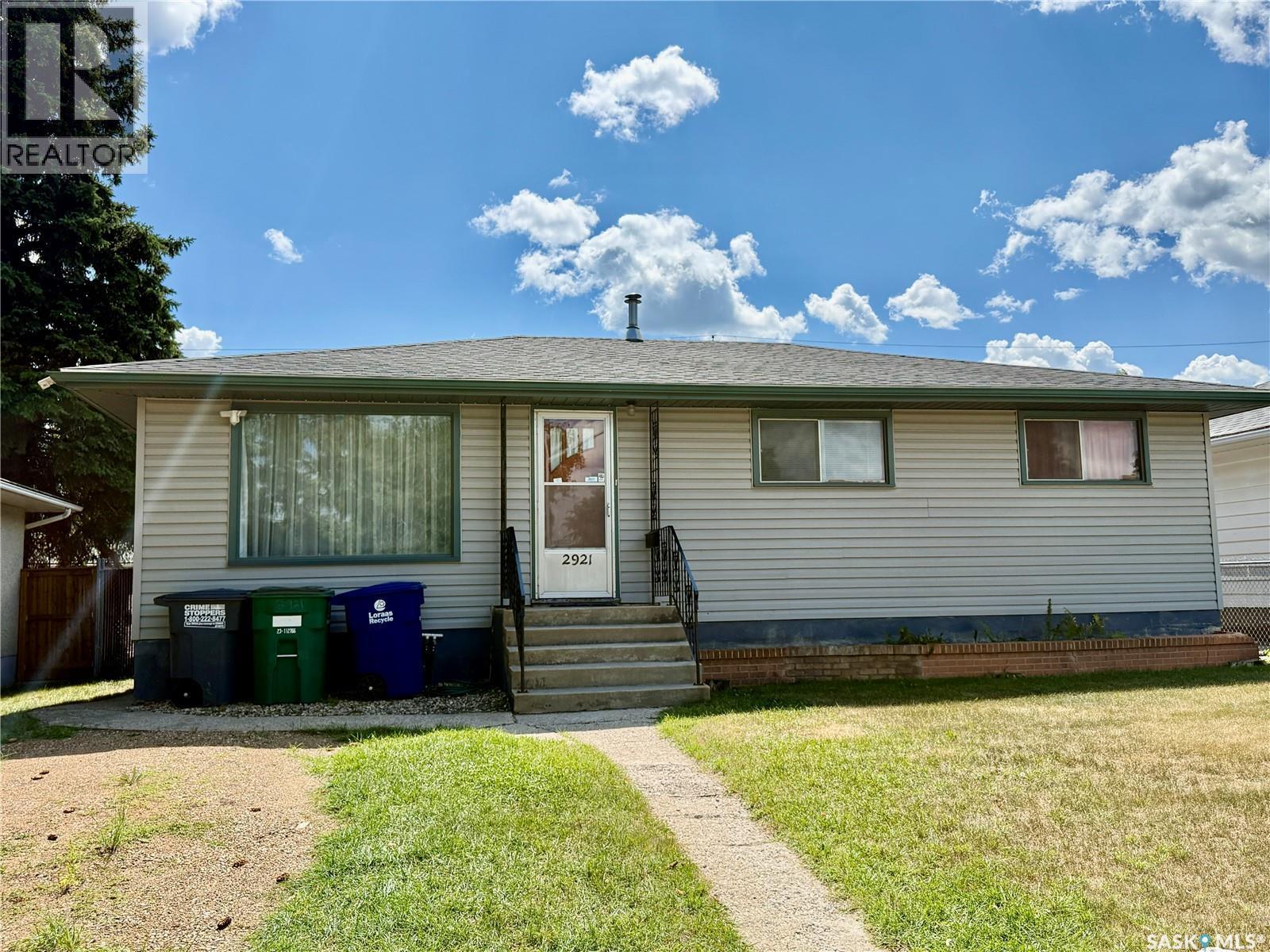 2921 23Rd Street W, Saskatoon, SK - Outdoor
