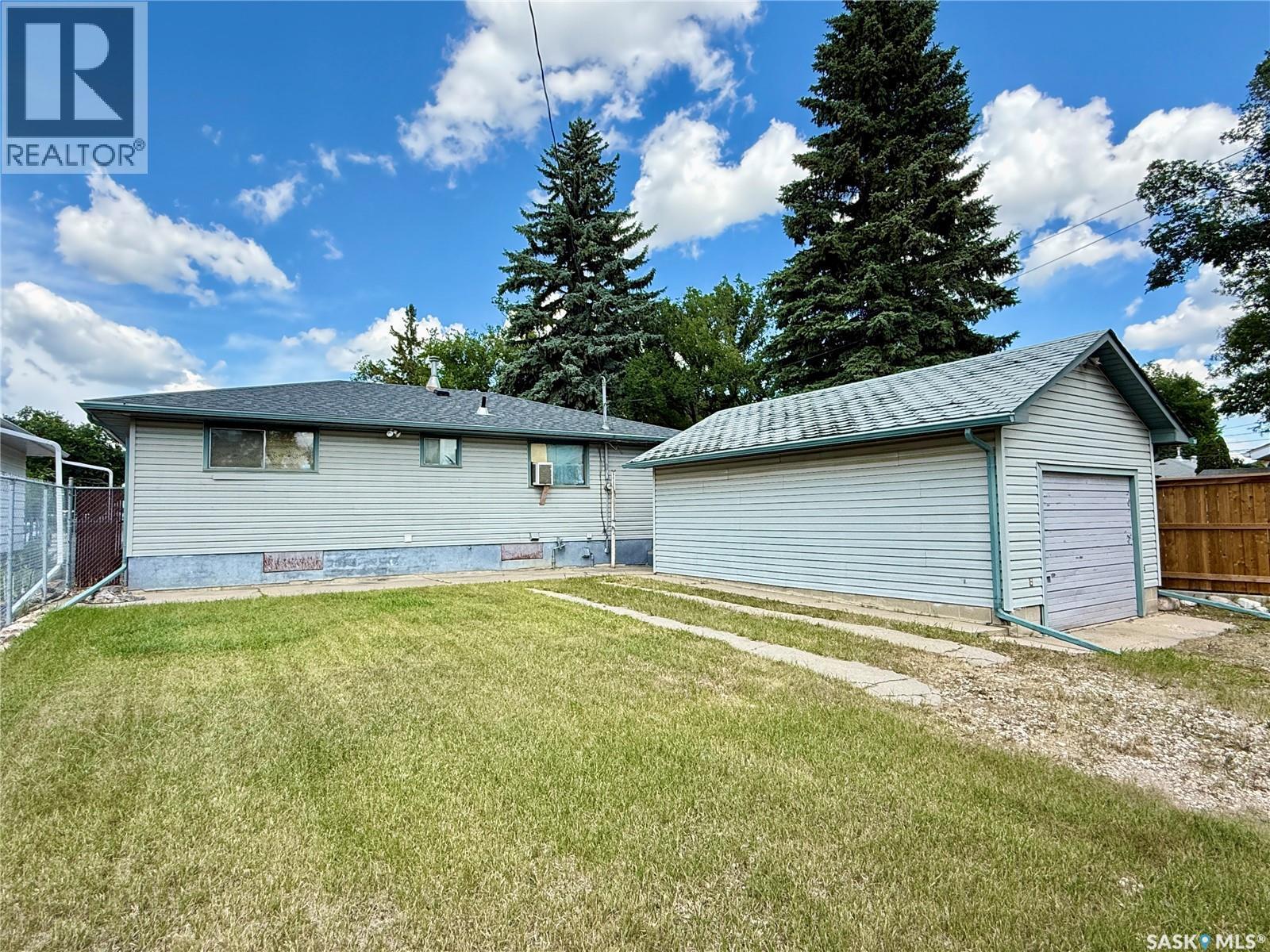 2921 23Rd Street W, Saskatoon, SK - Outdoor