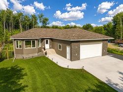 33 Dalhousie RD Pinawa, MB R0E 1L0
