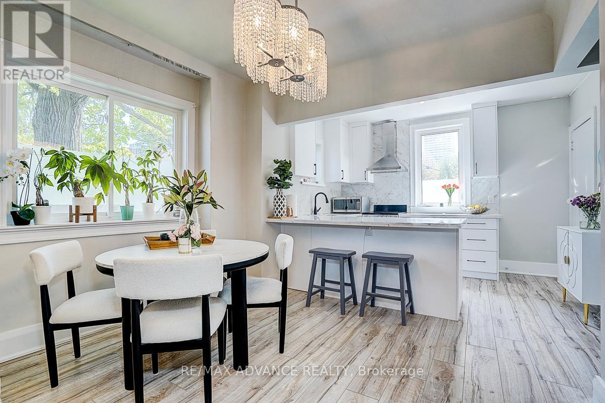 33 Castlefield Avenue, Toronto, ON - Indoor Photo Showing Dining Room