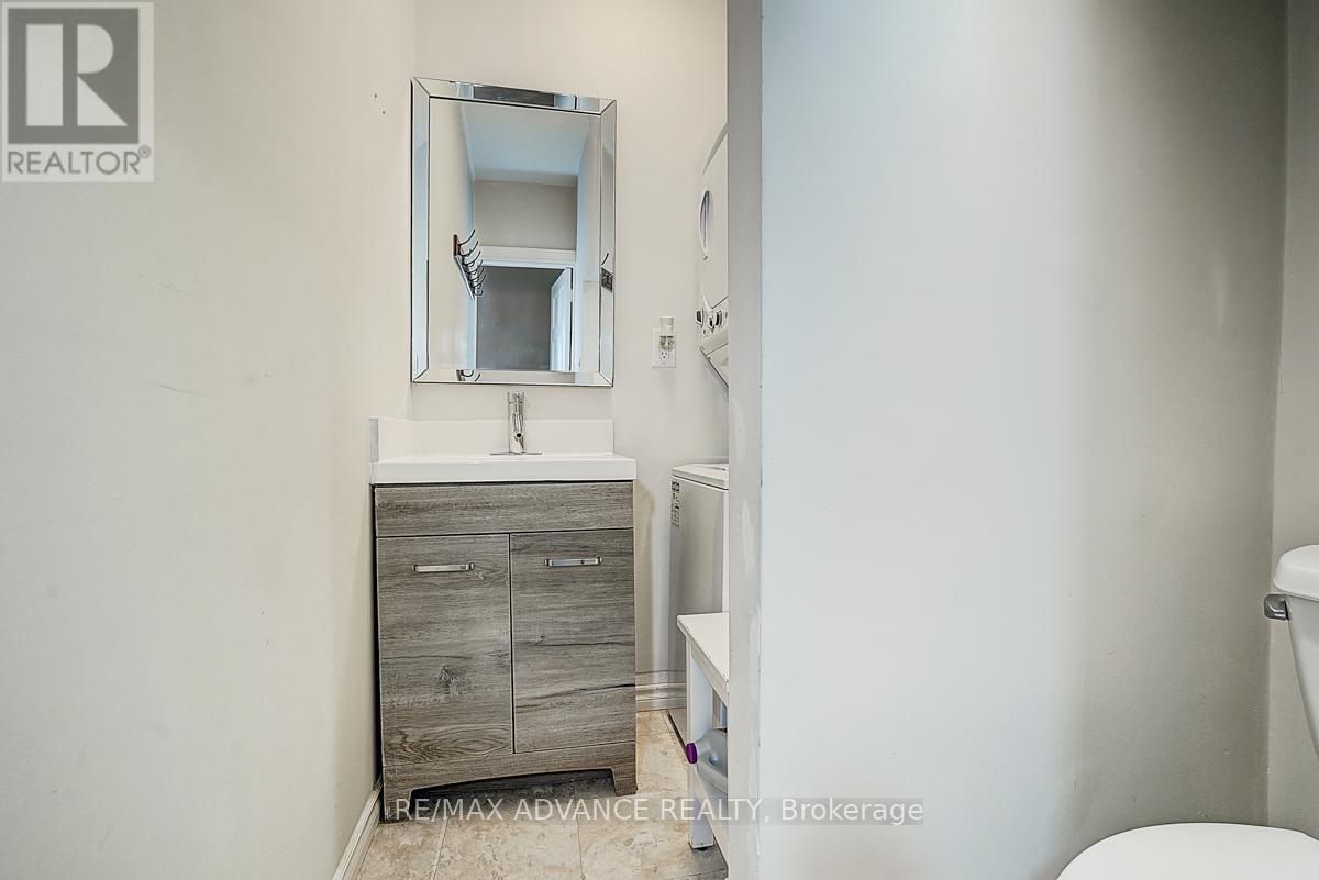 33 Castlefield Avenue, Toronto, ON - Indoor Photo Showing Bathroom