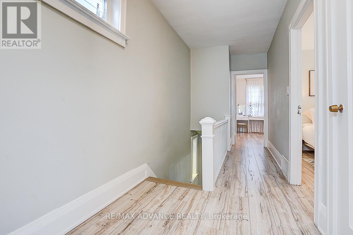 33 Castlefield Avenue, Toronto, ON - Indoor Photo Showing Other Room