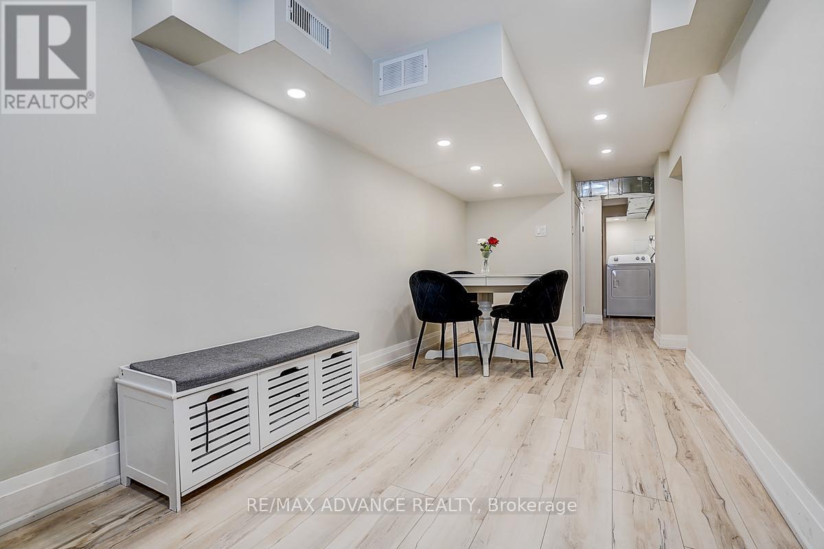 33 Castlefield Avenue, Toronto, ON - Indoor Photo Showing Other Room