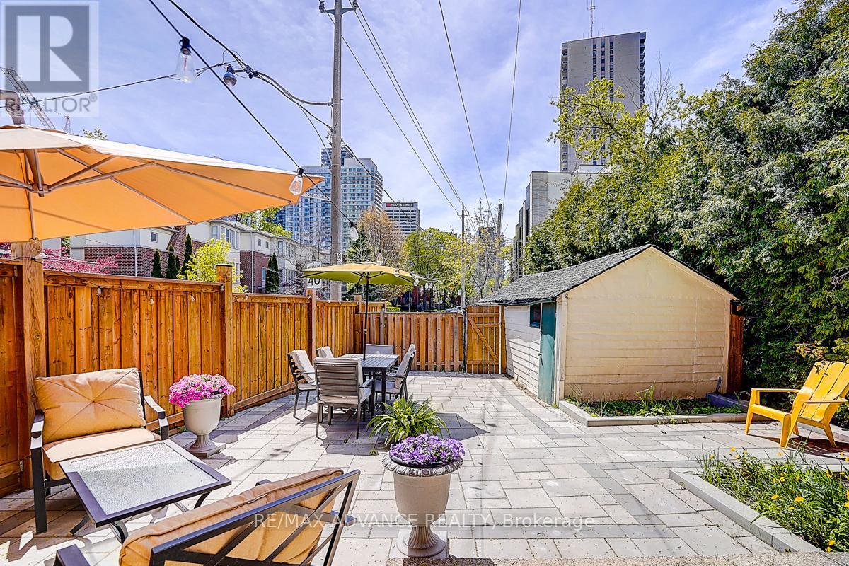 33 Castlefield Avenue, Toronto, ON - Outdoor With Deck Patio Veranda