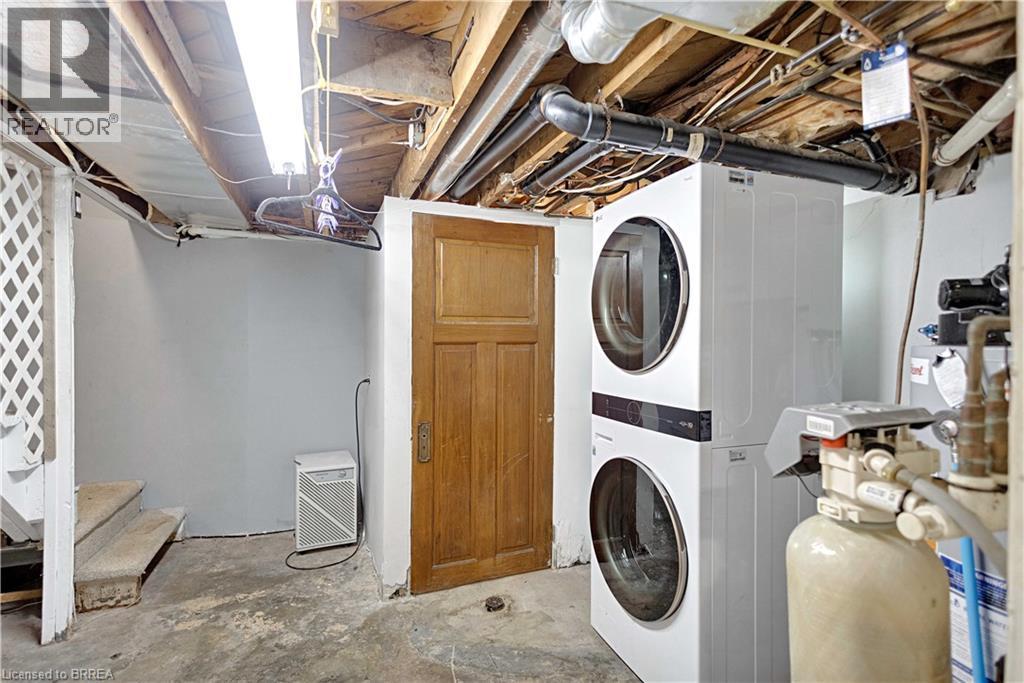 Image quality insufficient for description - 371 Ottawa Street S, Kitchener, ON - Indoor