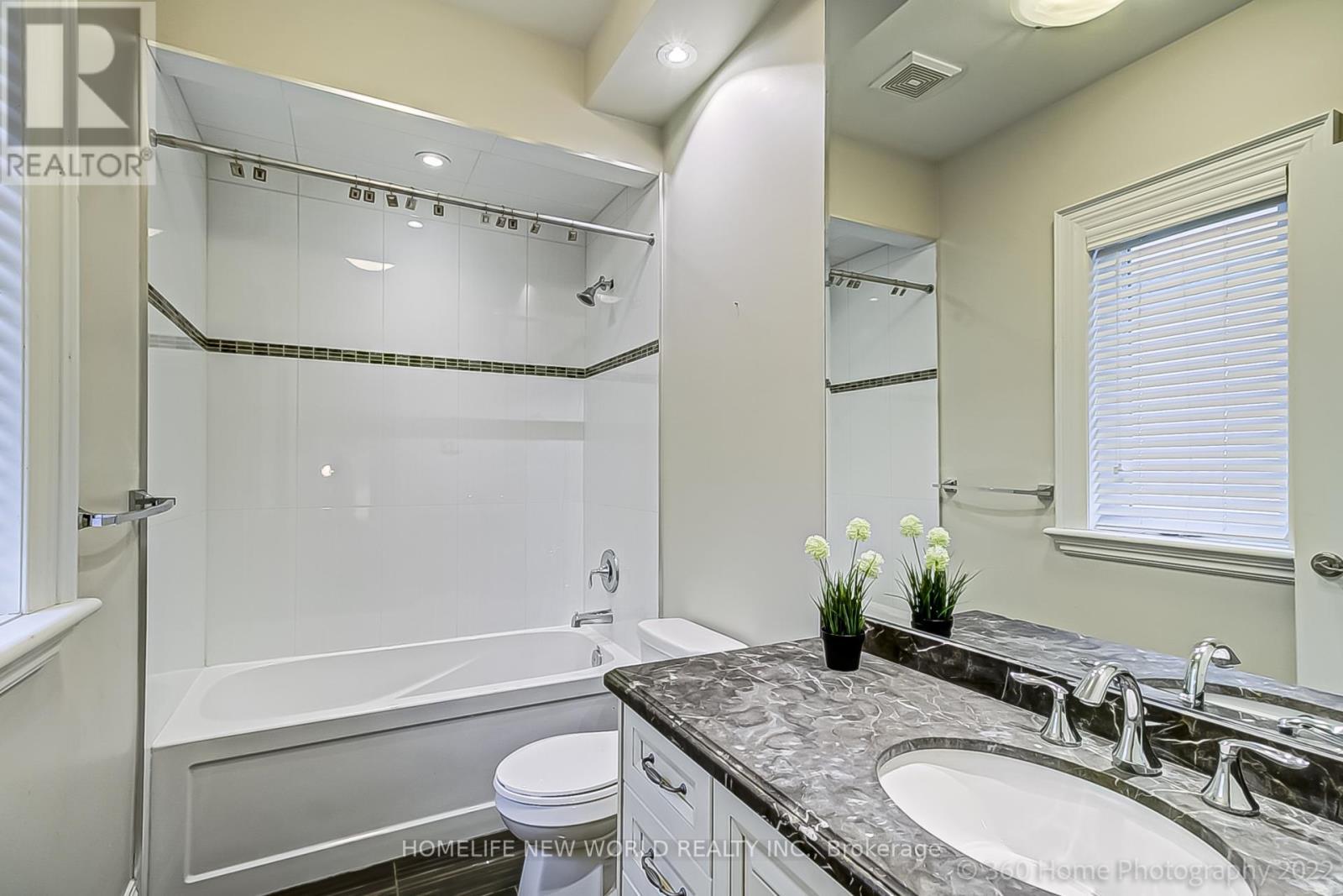 29 Threadneedle Crescent, Toronto, ON - Indoor Photo Showing Bathroom