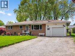 11 WARREN AVENUE Leamington, ON N8H 2R3