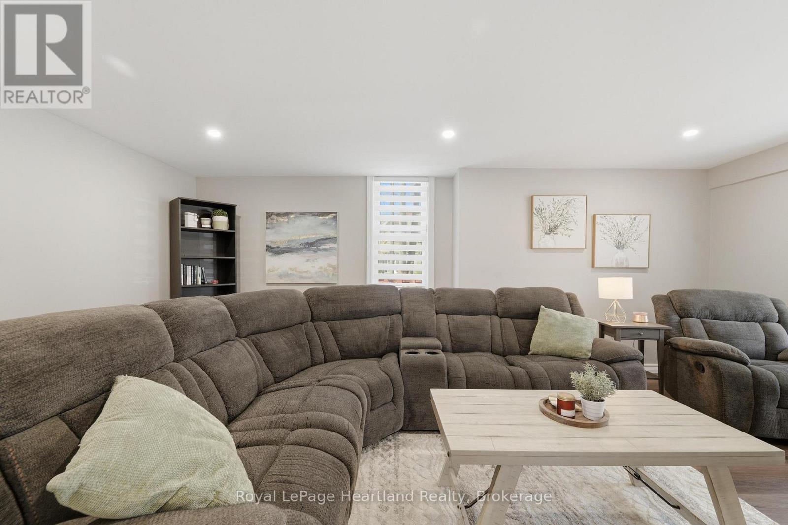128 Eldon Street, Goderich (Goderich (Town)), ON - Indoor Photo Showing Living Room