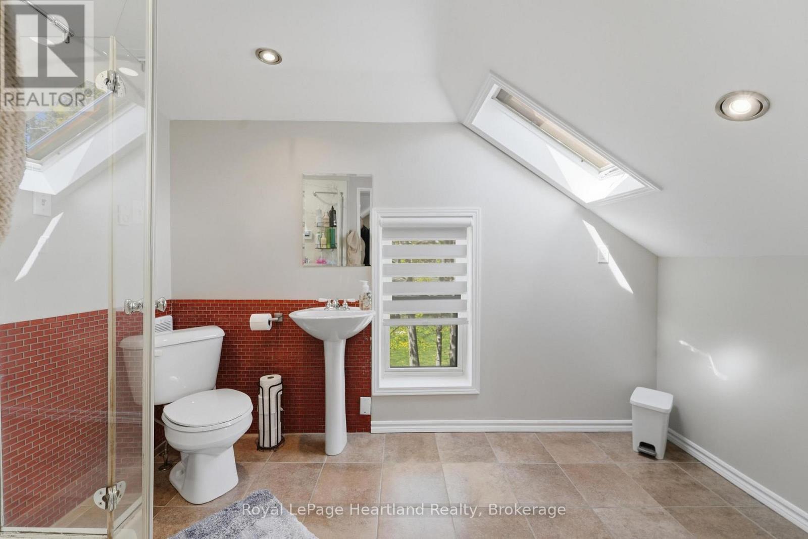 128 Eldon Street, Goderich (Goderich (Town)), ON - Indoor Photo Showing Bathroom
