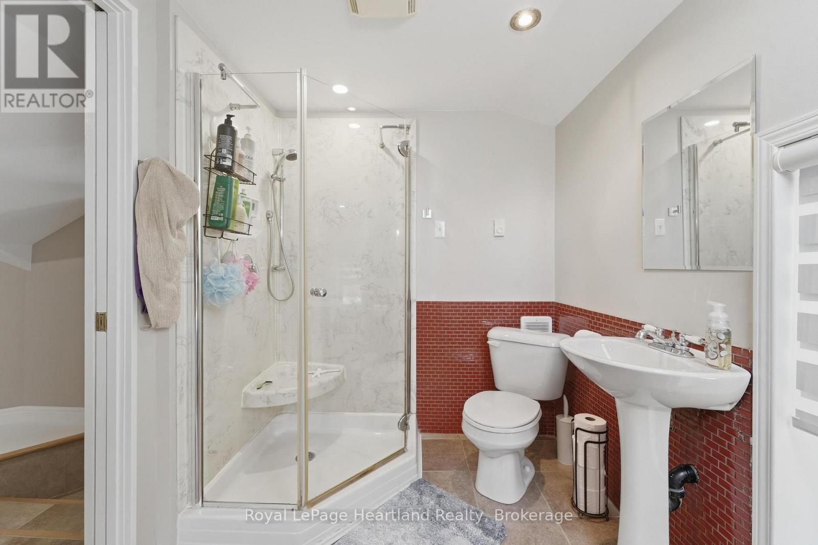 128 Eldon Street, Goderich (Goderich (Town)), ON - Indoor Photo Showing Bathroom