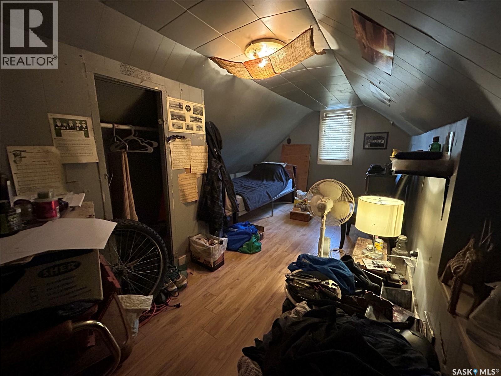 209 I Avenue S, Saskatoon, SK - Indoor