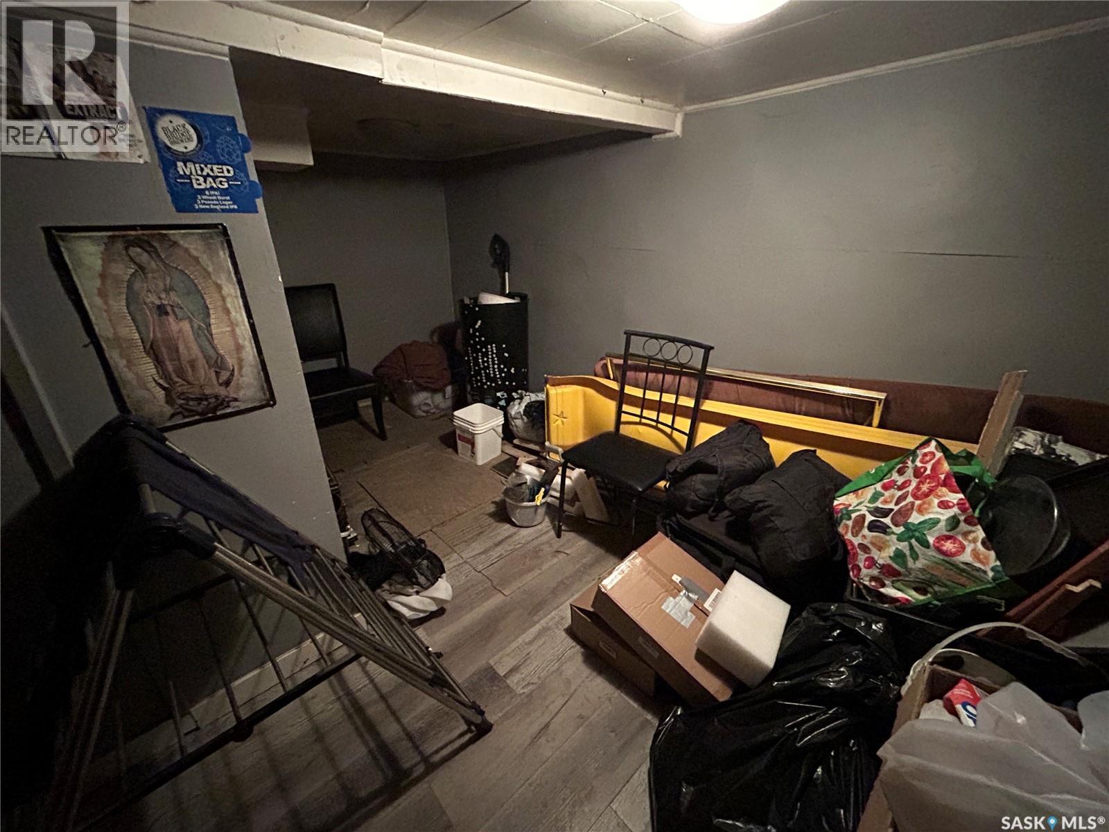 209 I Avenue S, Saskatoon, SK - Indoor