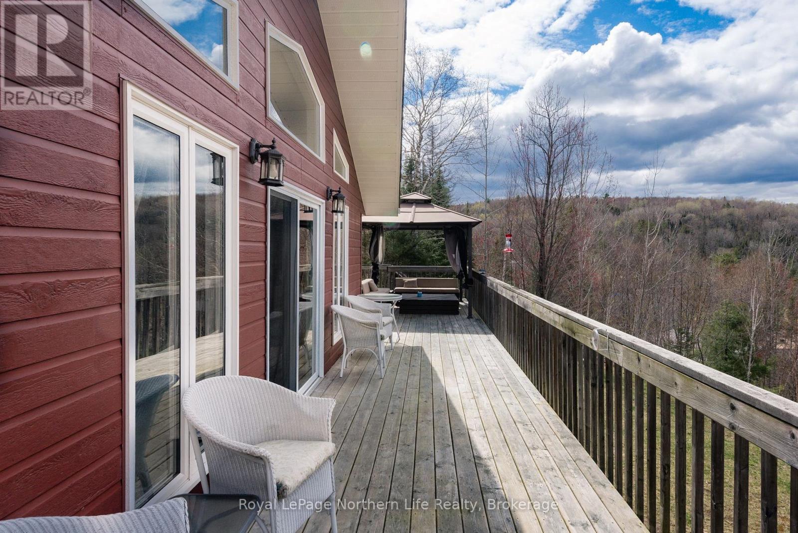 1055E Argo Run, Mattawan, ON - Outdoor With Deck Patio Veranda