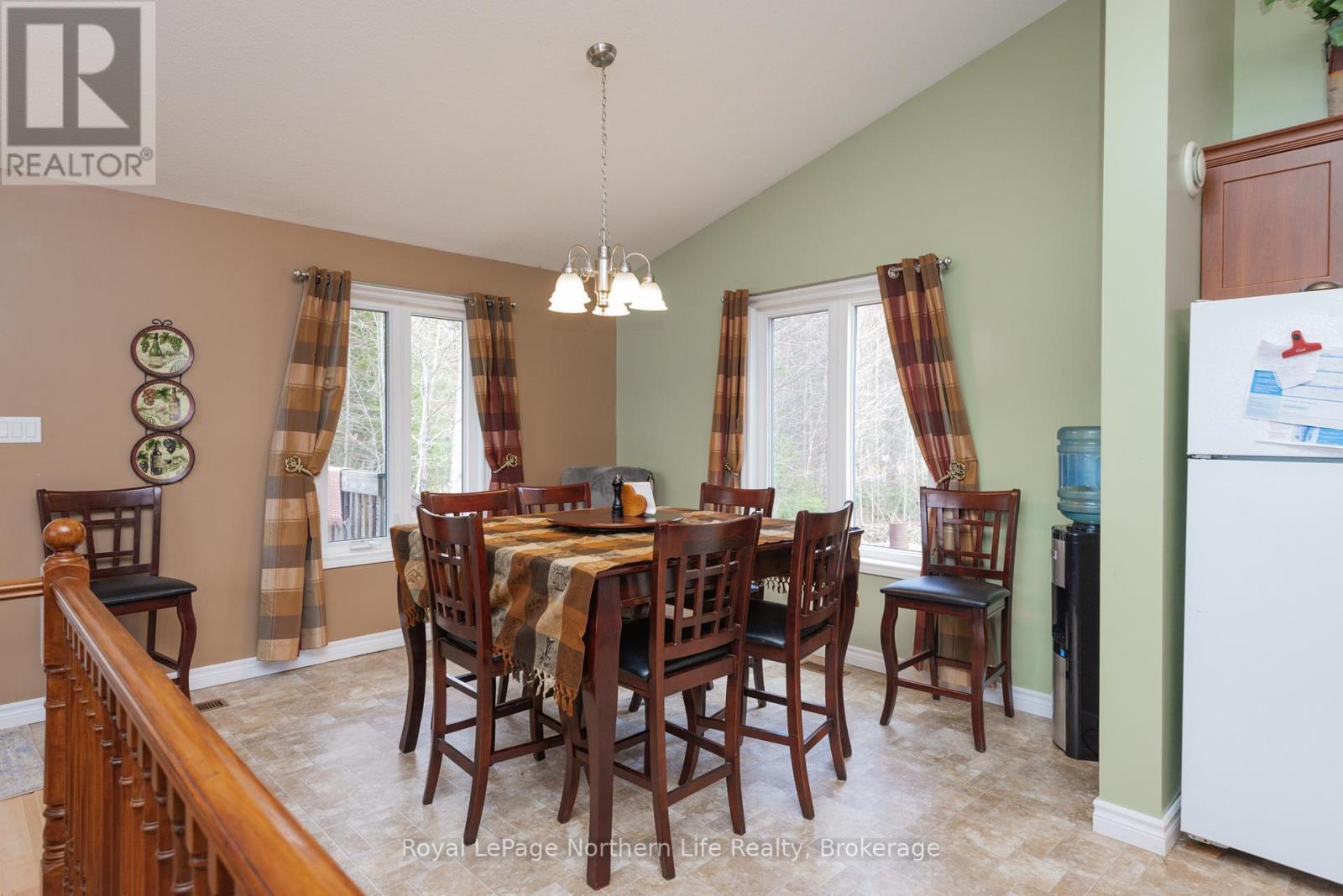 1055E Argo Run, Mattawan, ON - Indoor Photo Showing Dining Room