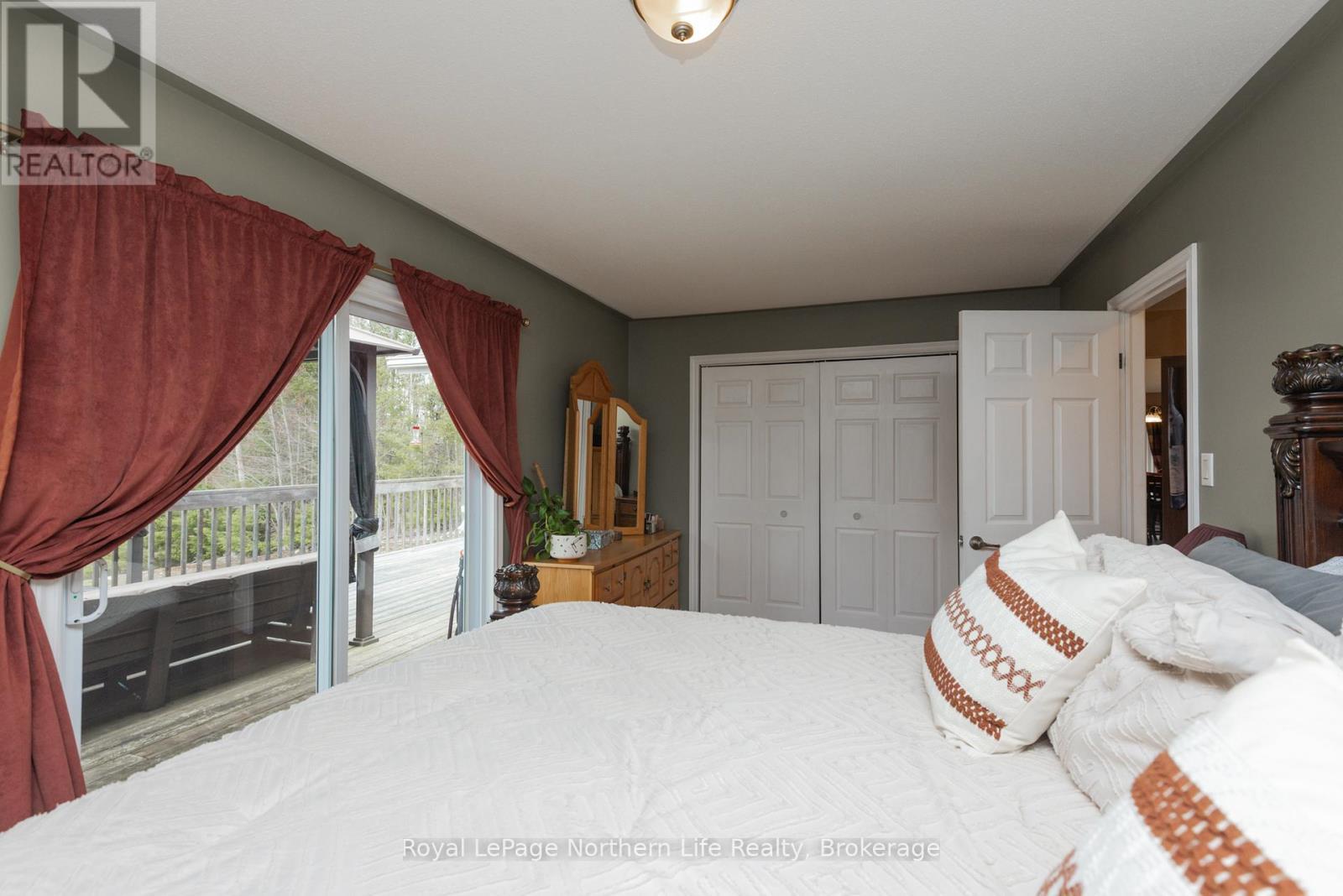 1055E Argo Run, Mattawan, ON - Indoor Photo Showing Bedroom
