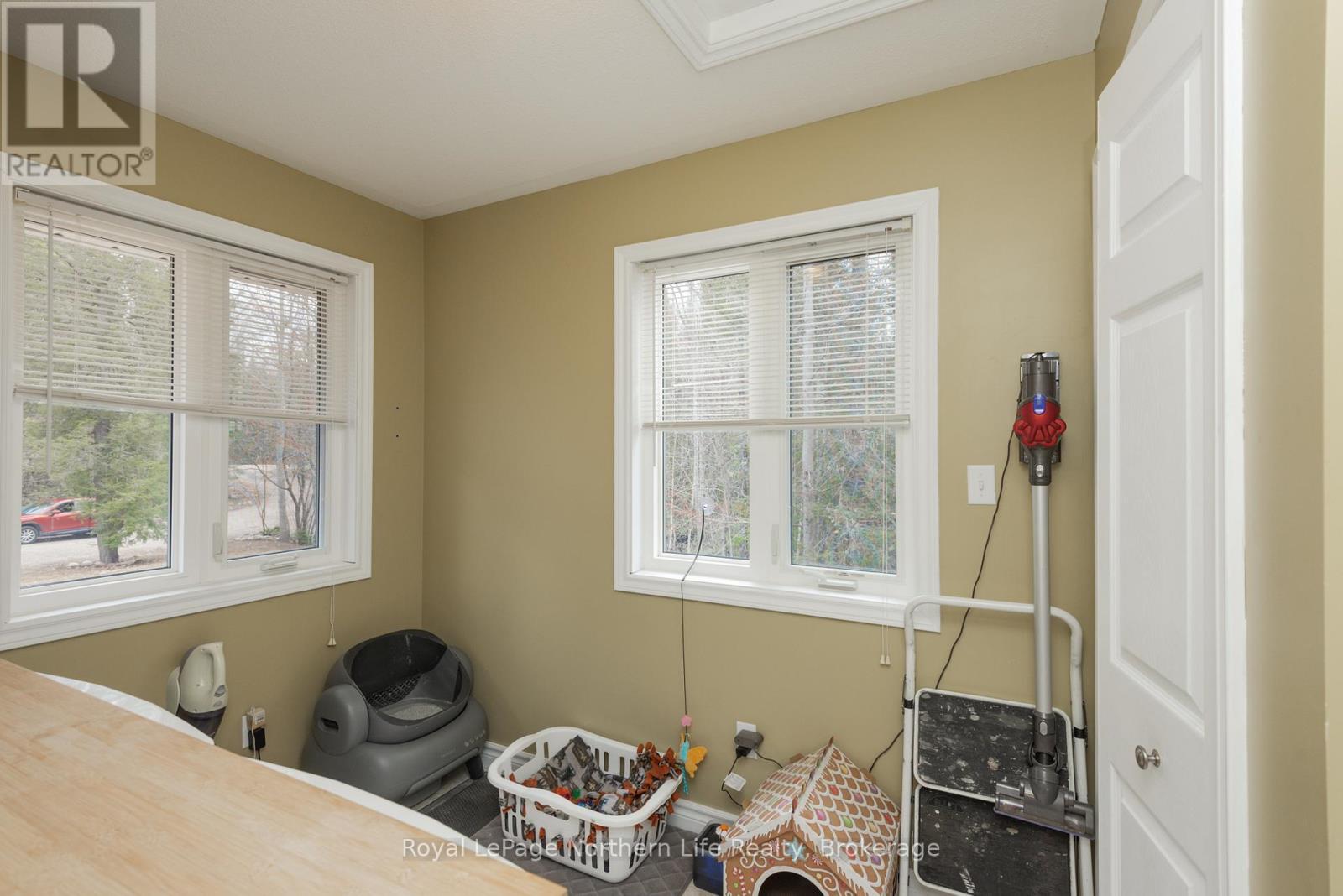 1055E Argo Run, Mattawan, ON - Indoor