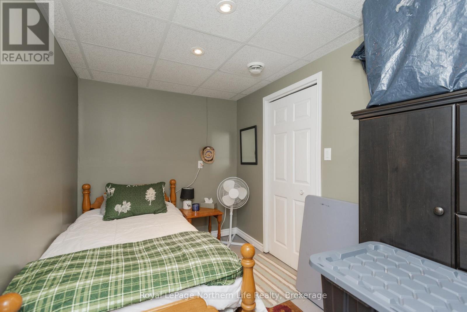 1055E Argo Run, Mattawan, ON - Indoor Photo Showing Bedroom