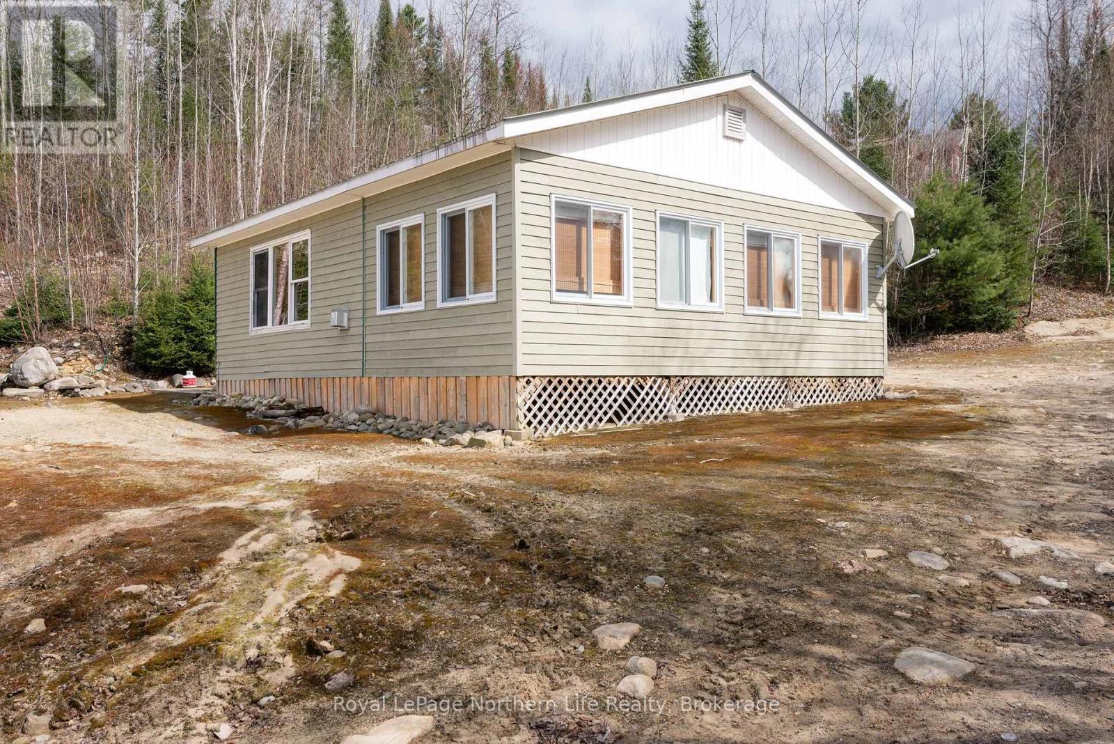 1055E Argo Run, Mattawan, ON - Outdoor