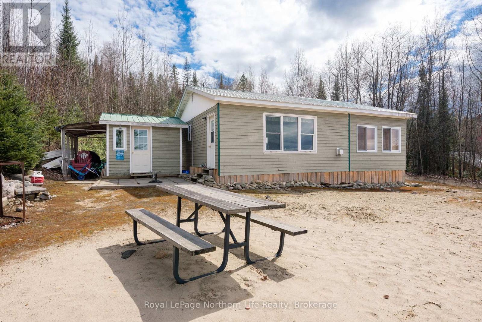 1055E Argo Run, Mattawan, ON - Outdoor