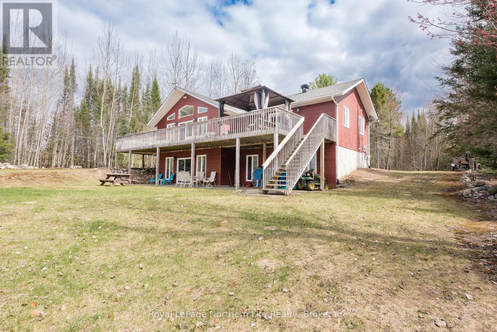 1055E Argo Run, Mattawan, ON - Outdoor With Deck Patio Veranda