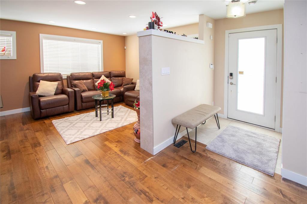 2 455 Pandora Avenue W, Winnipeg, MB