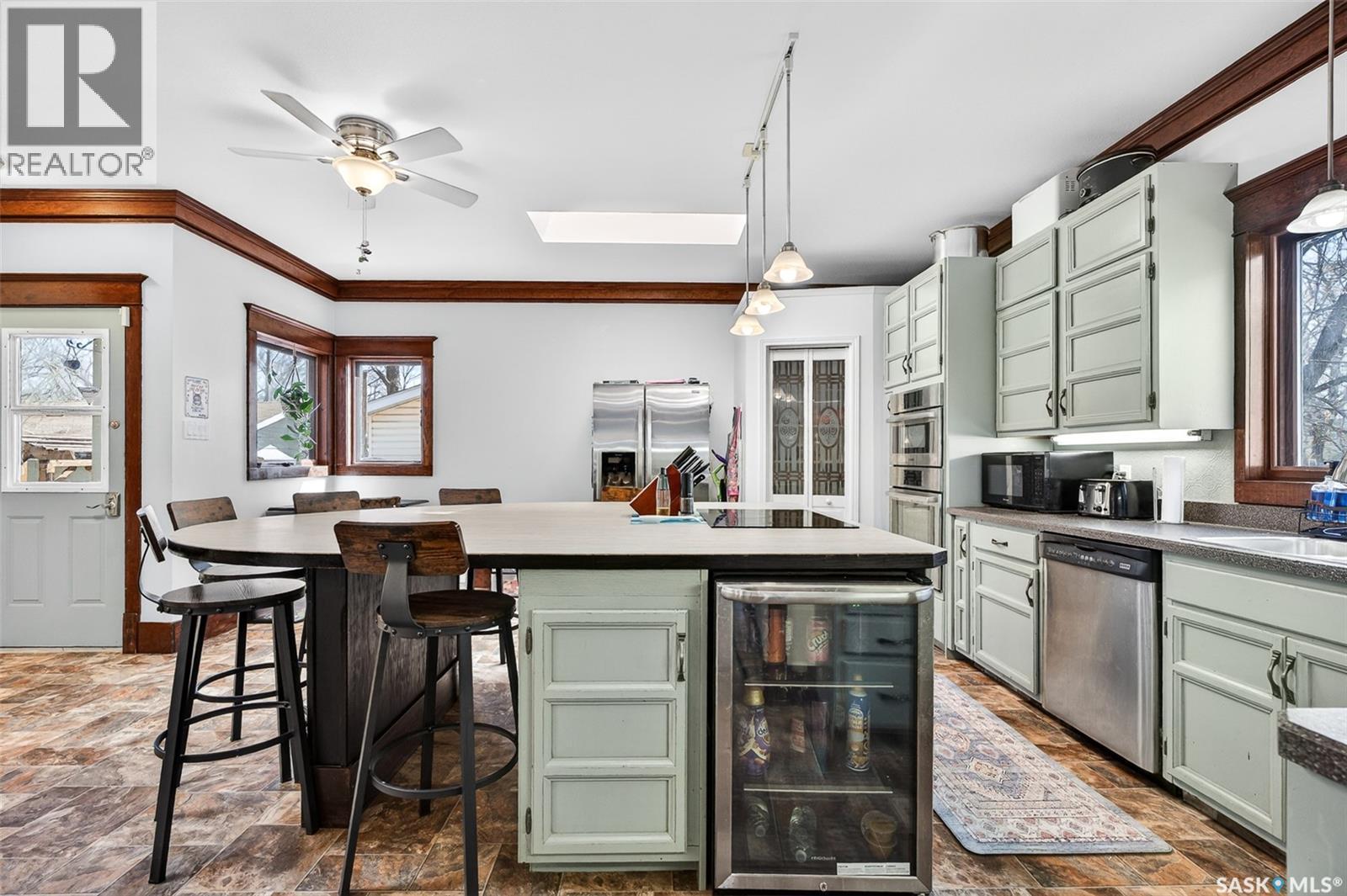 1037 Chestnut Avenue, Moose Jaw, SK - Indoor