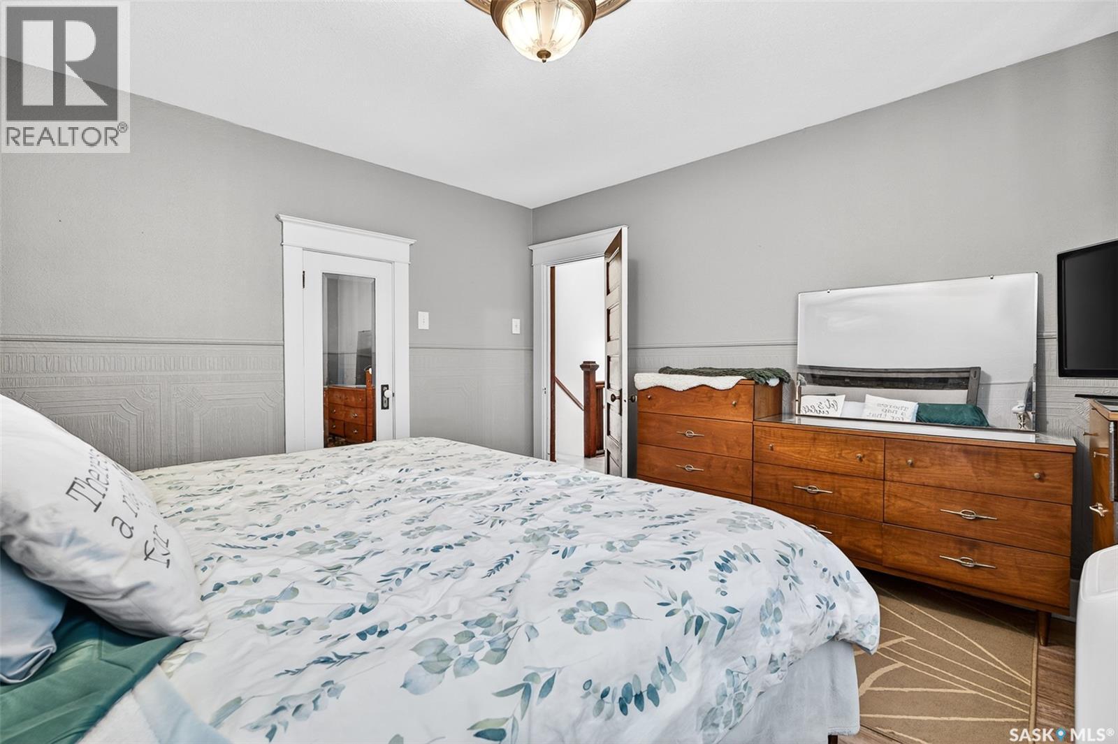 1037 Chestnut Avenue, Moose Jaw, SK - Indoor Photo Showing Bedroom