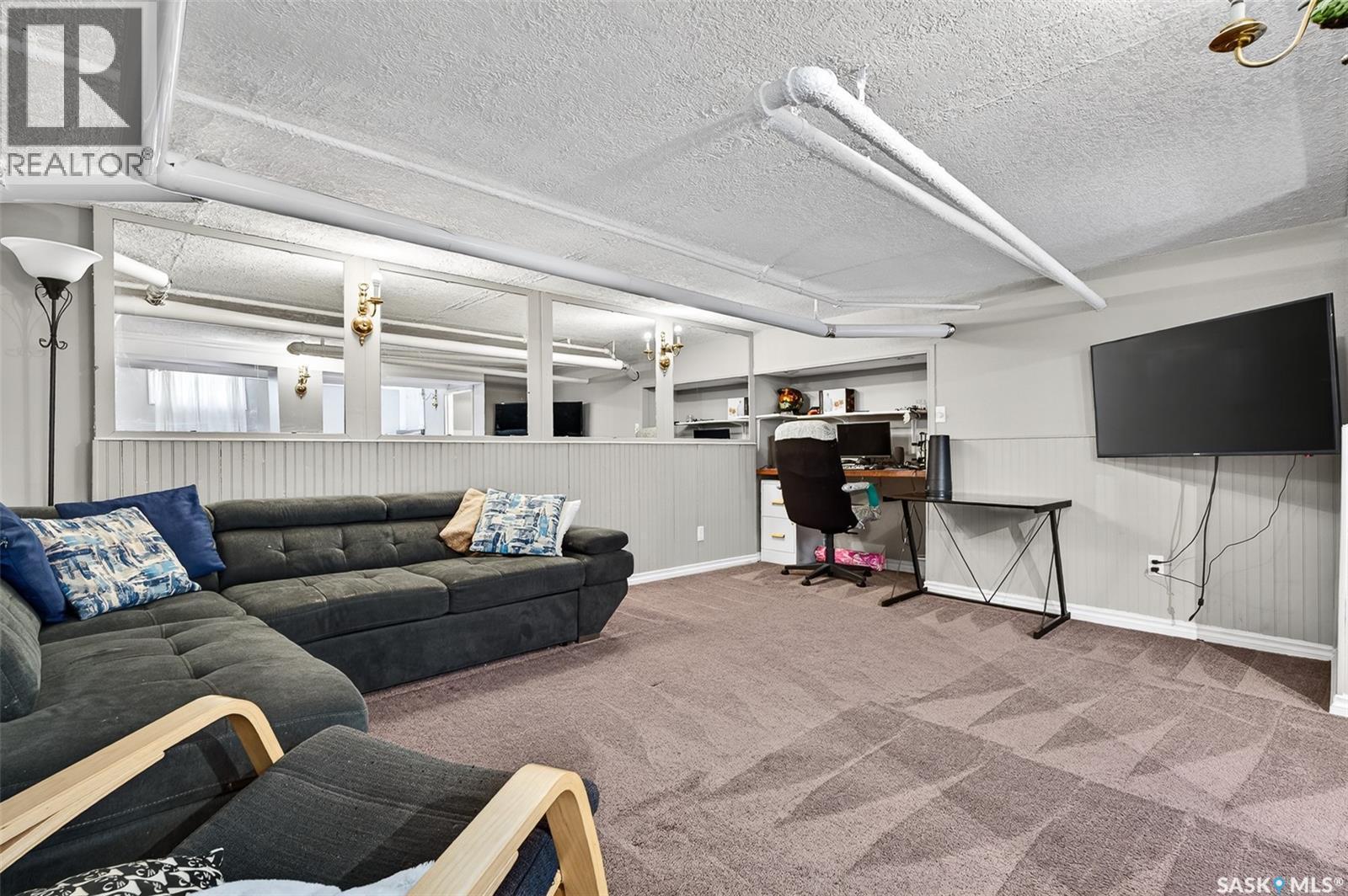 1037 Chestnut Avenue, Moose Jaw, SK - Indoor