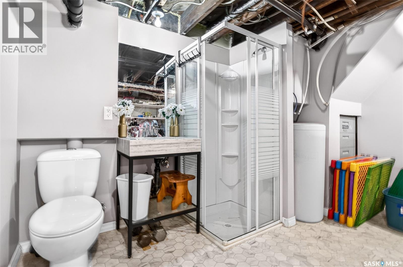 1037 Chestnut Avenue, Moose Jaw, SK - Indoor